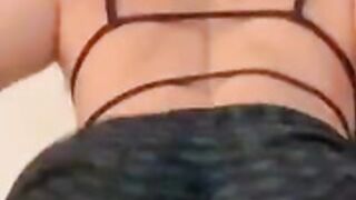 Brunette twerking 2
