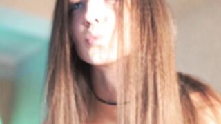 angels_kiss_December-05-2022_02-34-36