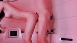 Omagadomagad fucked in the shower