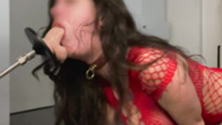 Hot girl Deepthroats machine dildo with lots of saliva