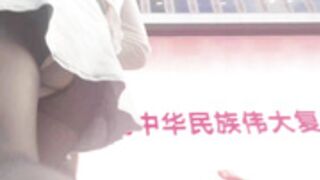 CAMERA UPSKIRT SIN BRAGAS 3