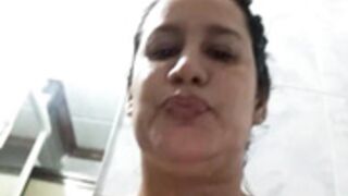 Keilymadam taking shower and squirting
