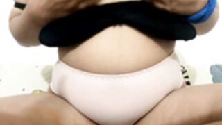 Naughtygirl25 BOOBS FLASH