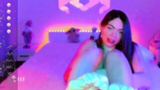 MimiFors toss a coin to Mimi