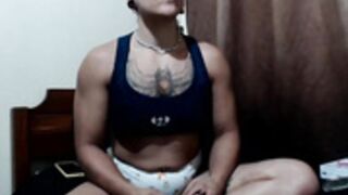 cam girl flexing 2