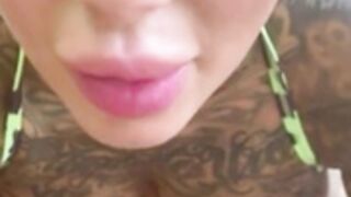 Tattooed Bimbo blowjob