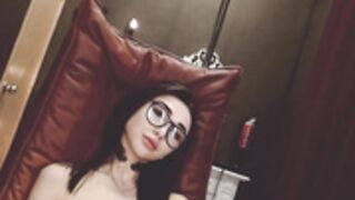 Holly 190210 0830 Nora&Fingering