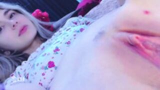 ommnia head NW cunt SE, positioned to occupy all space