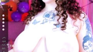 naomi_hoter delicious fat meat is not in Kansas anymore
