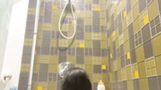 NOAESHA888 aka Gaialove takes a bath