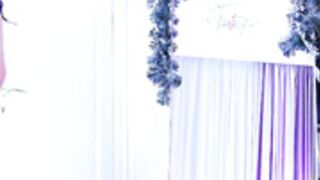 gets naked after 5 hour stream and stays this way