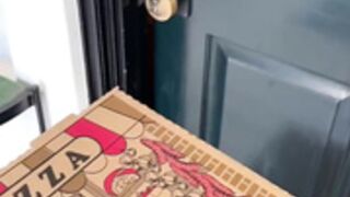 Daintywilder - Pizza guy get hot tip
