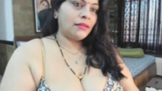 Tari showing boobs