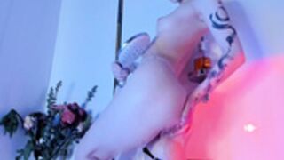 lina_n_kitty 2023-12-27 shower tease