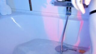 lina_n_kitty 2023-12-27 shower tease