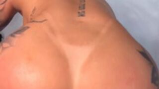 LiliJones - Filling up Spa 🚰 with SQUIRT 💦