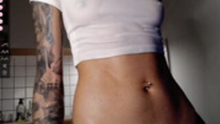 _octopussy_ sprays her shirt and panties wet