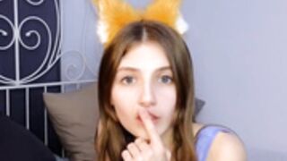 cute_fox_girl suck finger