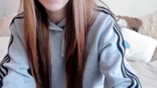 1i1ypa1mer shows pussy in doggy 14