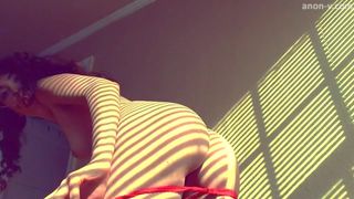 oo_yarrow_oo strip manyvids