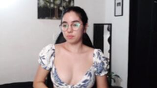 ely_r - foot tease