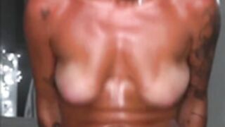 nica_rock orgasming