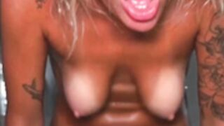 nica_rock orgasming