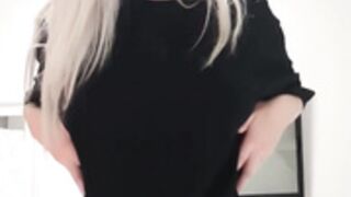 Belle Delphine’s hotter sister