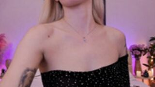 Валерия Токарска любит путина и рашку сука ёбаная блядь