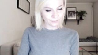 Paradise Alina teases insane body