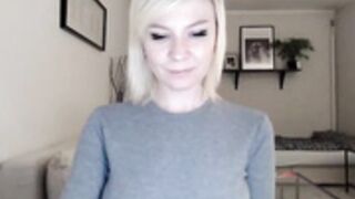 Paradise Alina teases insane body