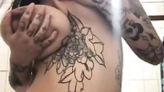 Big tatty tiddies