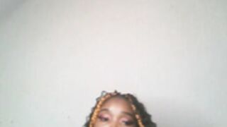 milk AFRICAN BITCH, puta africana lechera