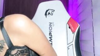 HyoryYOuO se excita con su lush