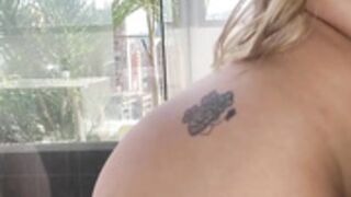 Isabella Ramirez, ducha caliente