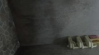 espiando a mi hermana en la ducha