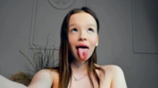 Teenage Slim body play Dildo Linda Part.8