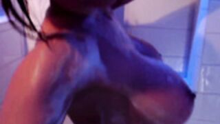 Marie/Marie_x 24-03-16 shower