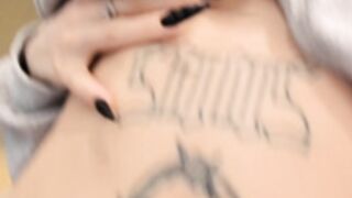 1i1ypa1mer shows pussy in doggy 21 (close up)