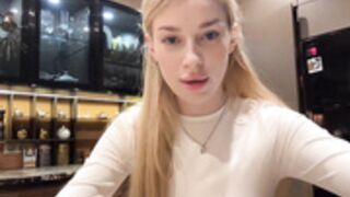 maryymme braless cooking 3