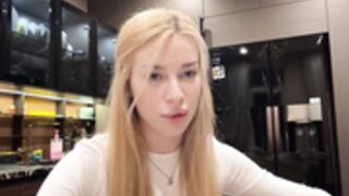 maryymme cooking braless 2