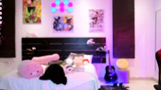 Madnessalise dildo fuck and squirtshow