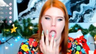 Reupload: Kannamoore strips naked and plays with a domi