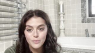 Emilyblack solo squirt