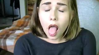 Margery28 Cums with ohmybod