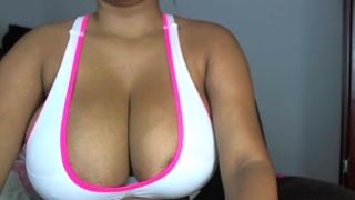 ShanieWshh huge tits