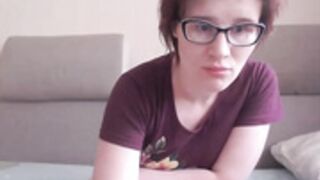 candys_ariellia masturbates with a hairbrush