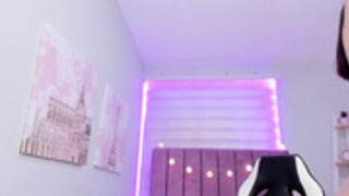 Ania 230321 0710 Lush-Teasing
