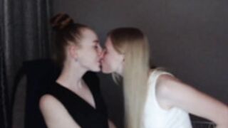 maria_paynex hot kiss 2