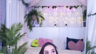 seltin_sweety gets buck naked, all for more OF cucks